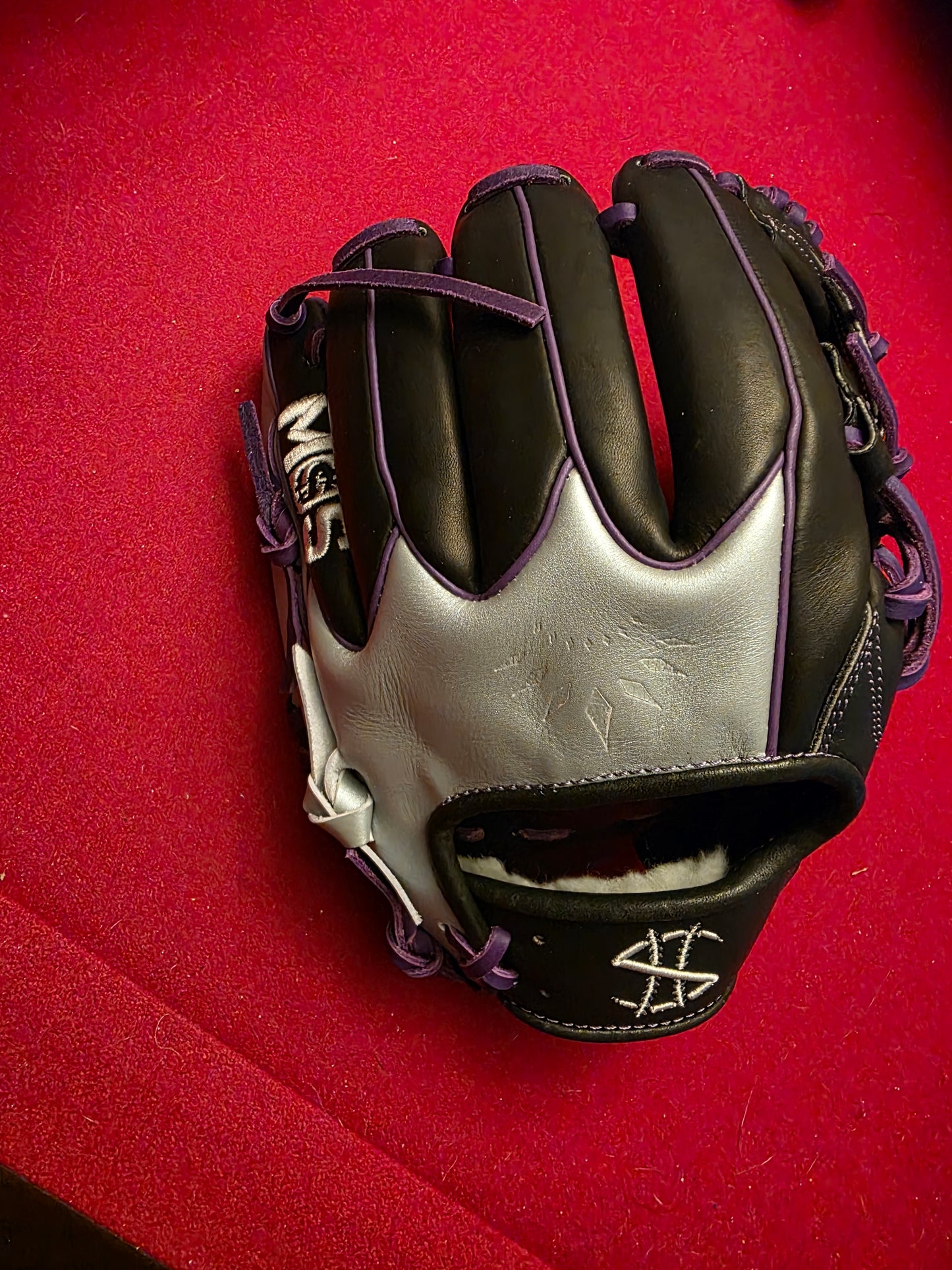 Infielder Glove Black Panther inspired