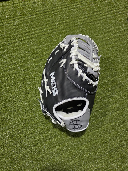 1B Mitt Black and Grey