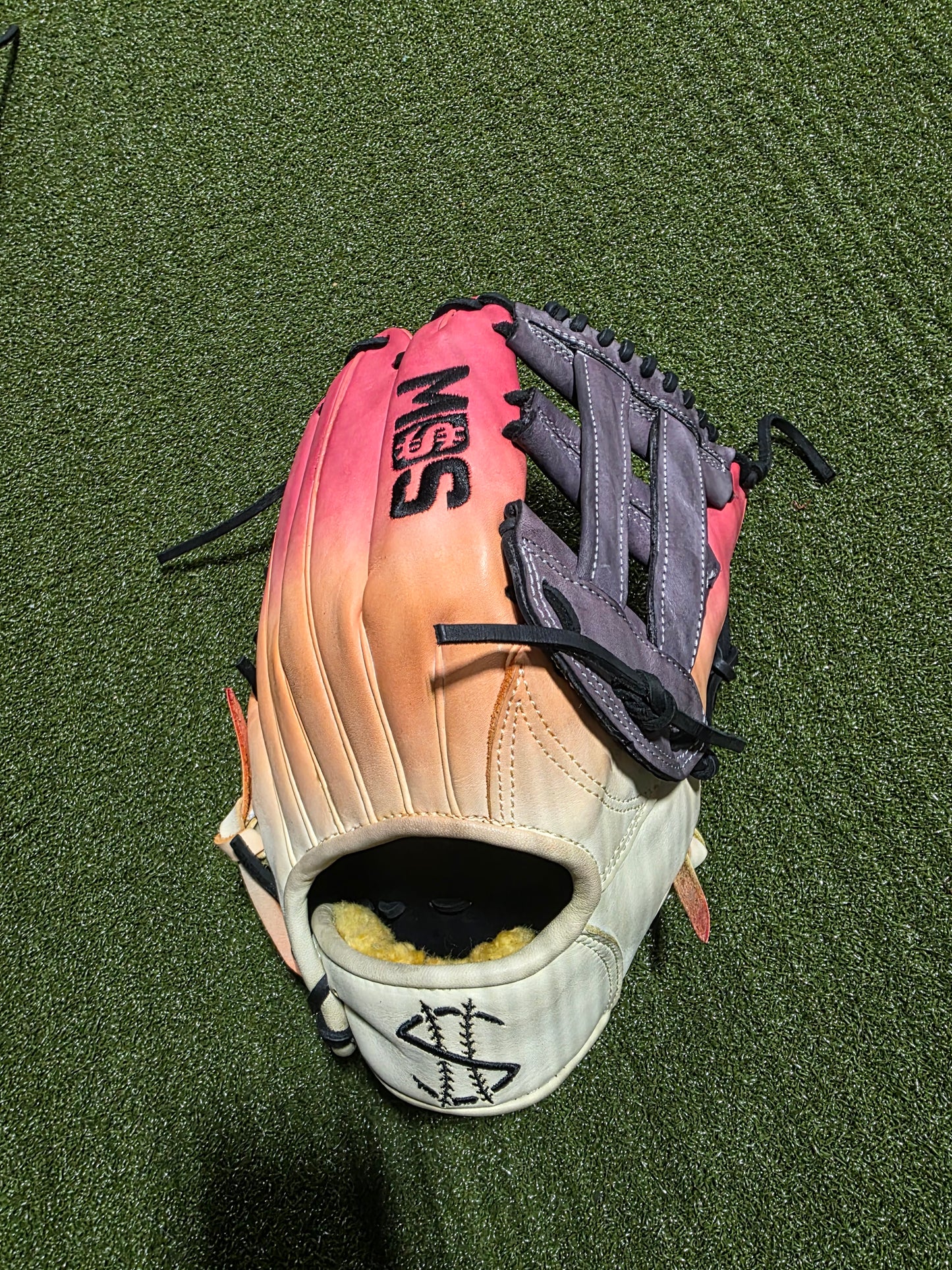 Outfielder Glove Hand Dyed Phoenix LHT